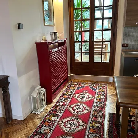 Piccola Apartment *